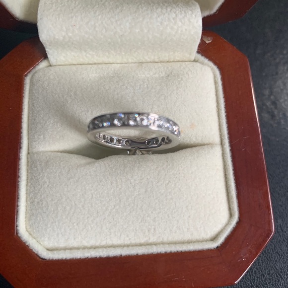 1.07 Diamond Ring - Picture 5 of 11